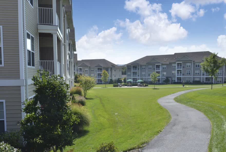 Woodmont Mews Apartments – photo 2