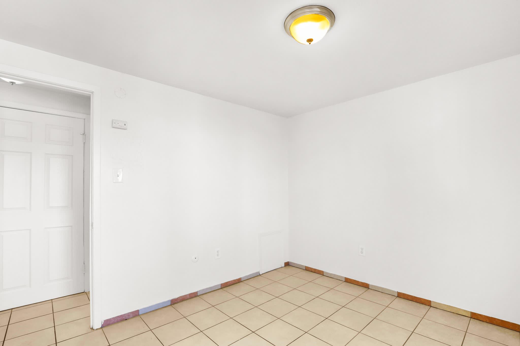 Camelot Apartments – photo 3