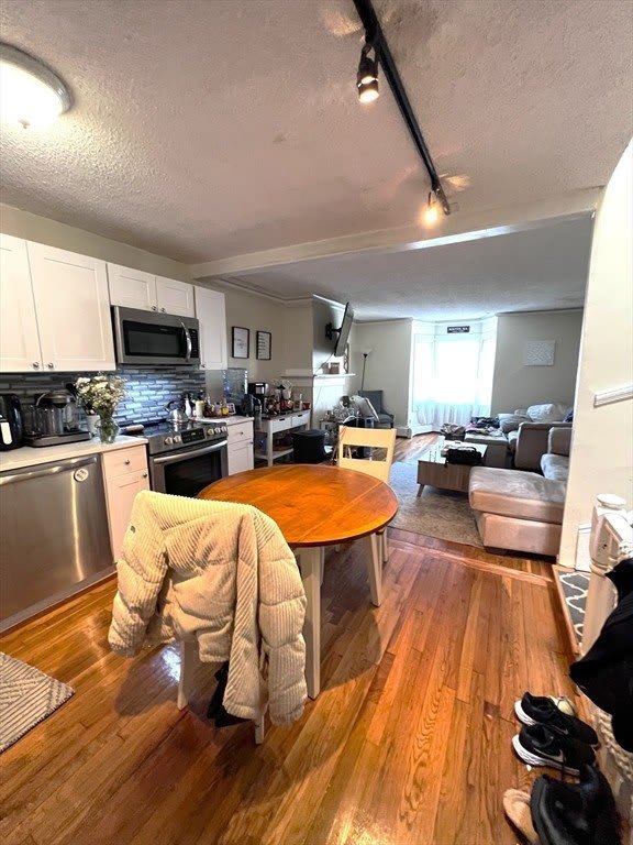 169 W 7th – photo 2