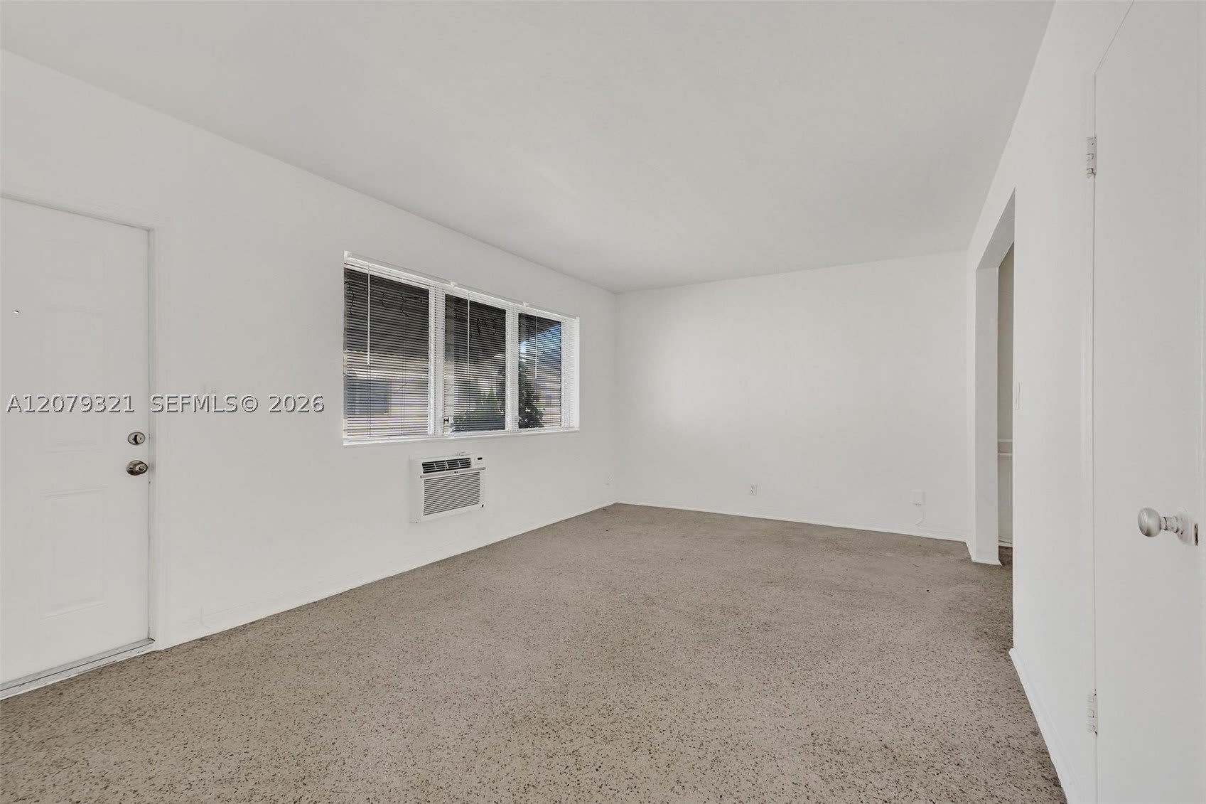 700 82nd St – photo 1