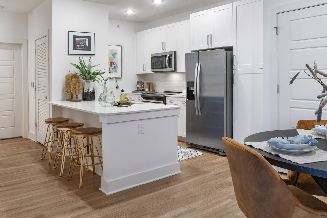 The Collins – photo 1