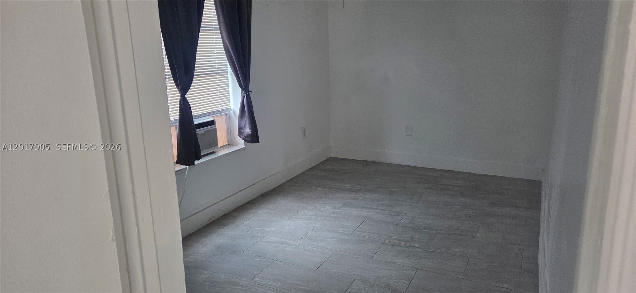 2761 NW 16th Ter – photo 4