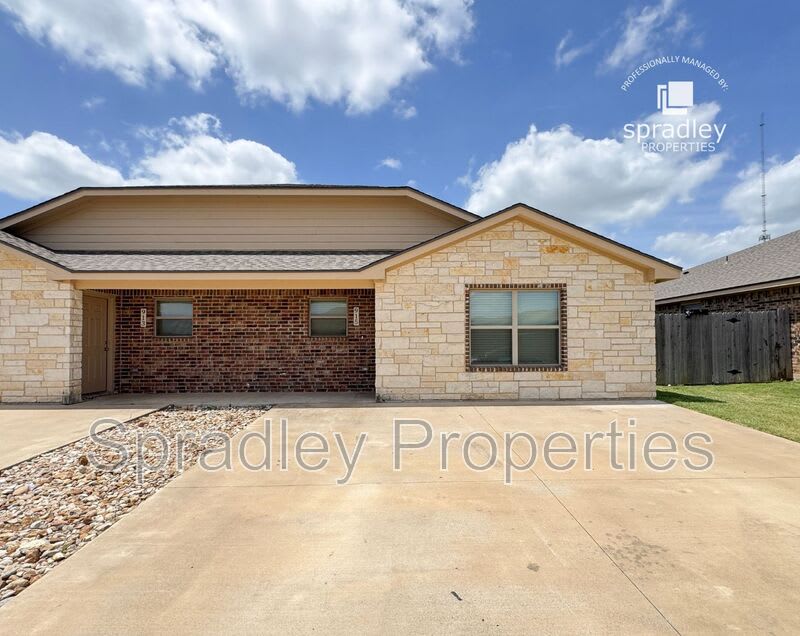 915 Laila Ln – photo 1