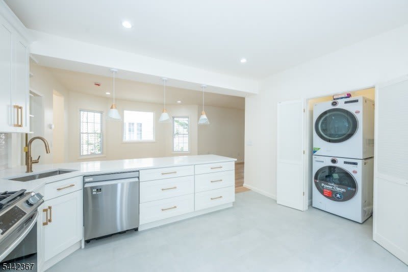 231 Waverly Pl – photo 2