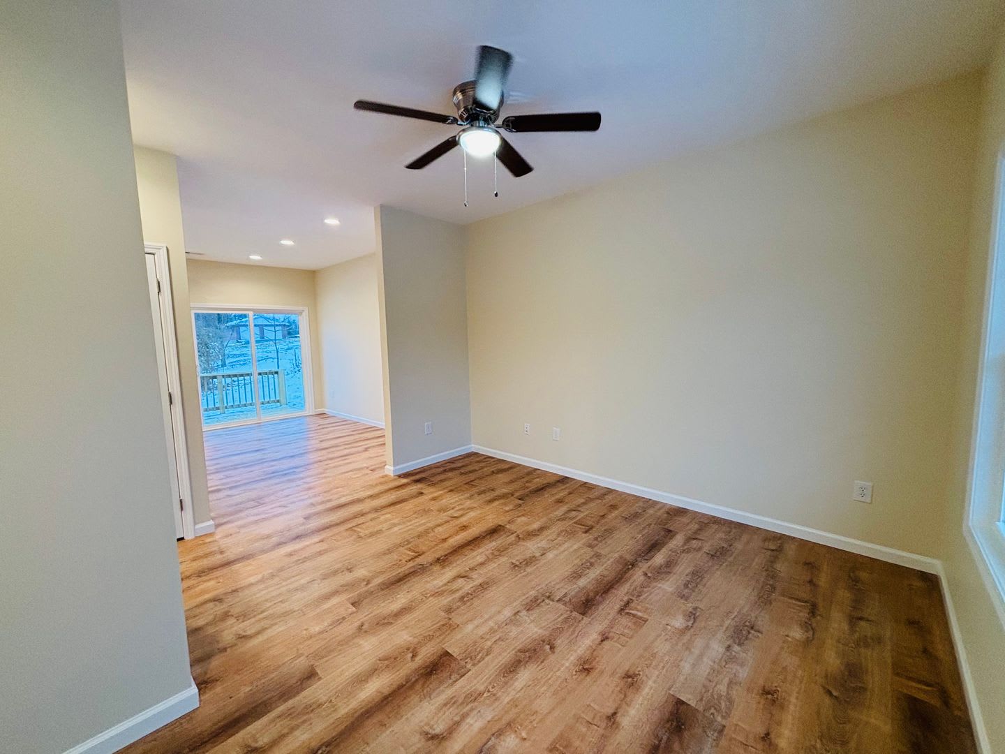 3 Bedroom, 2 Bath Home – photo 2