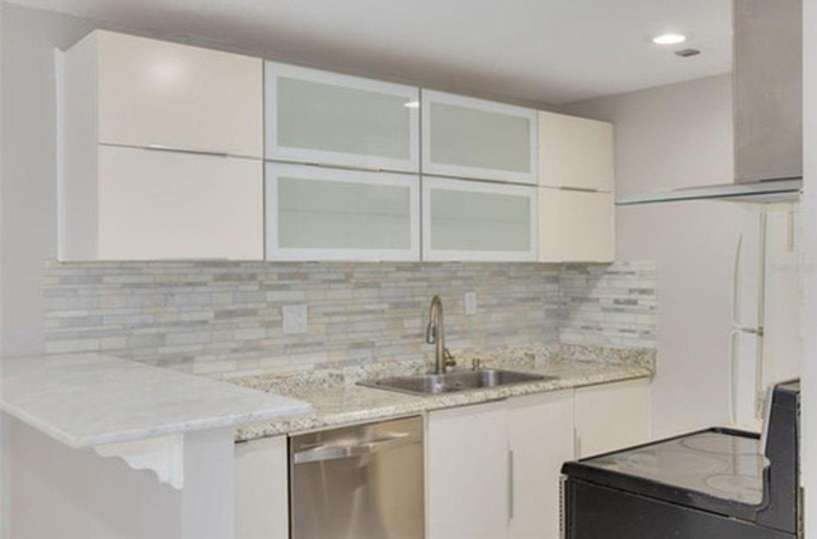 2 Bed/1 Bath, 2nd floor condo at Parklane Condos AVAILABLE NOW! – photo 5