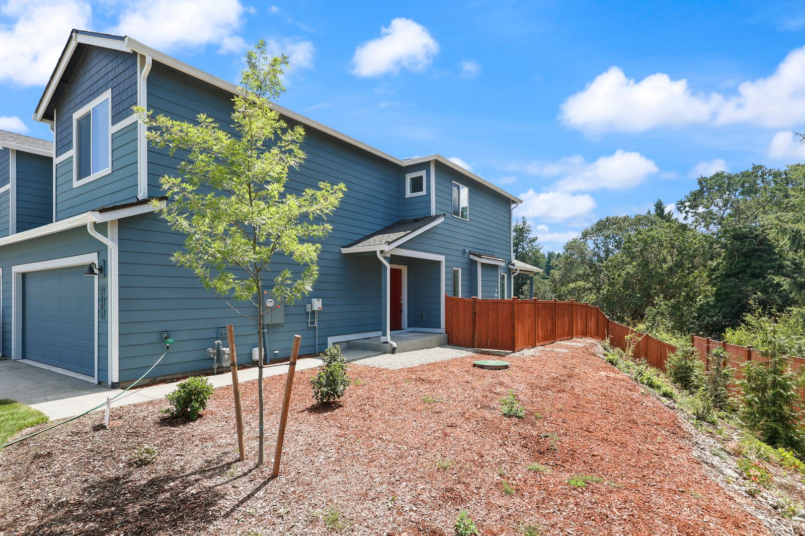 A/C home just like new! 2 story, end unit with Long Lake access! – photo 2