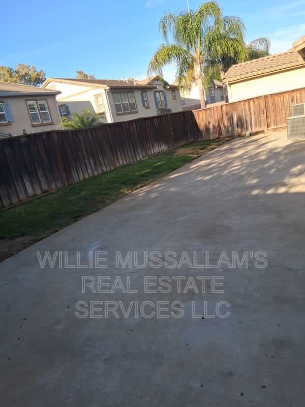 685 W Rico Way – photo 4