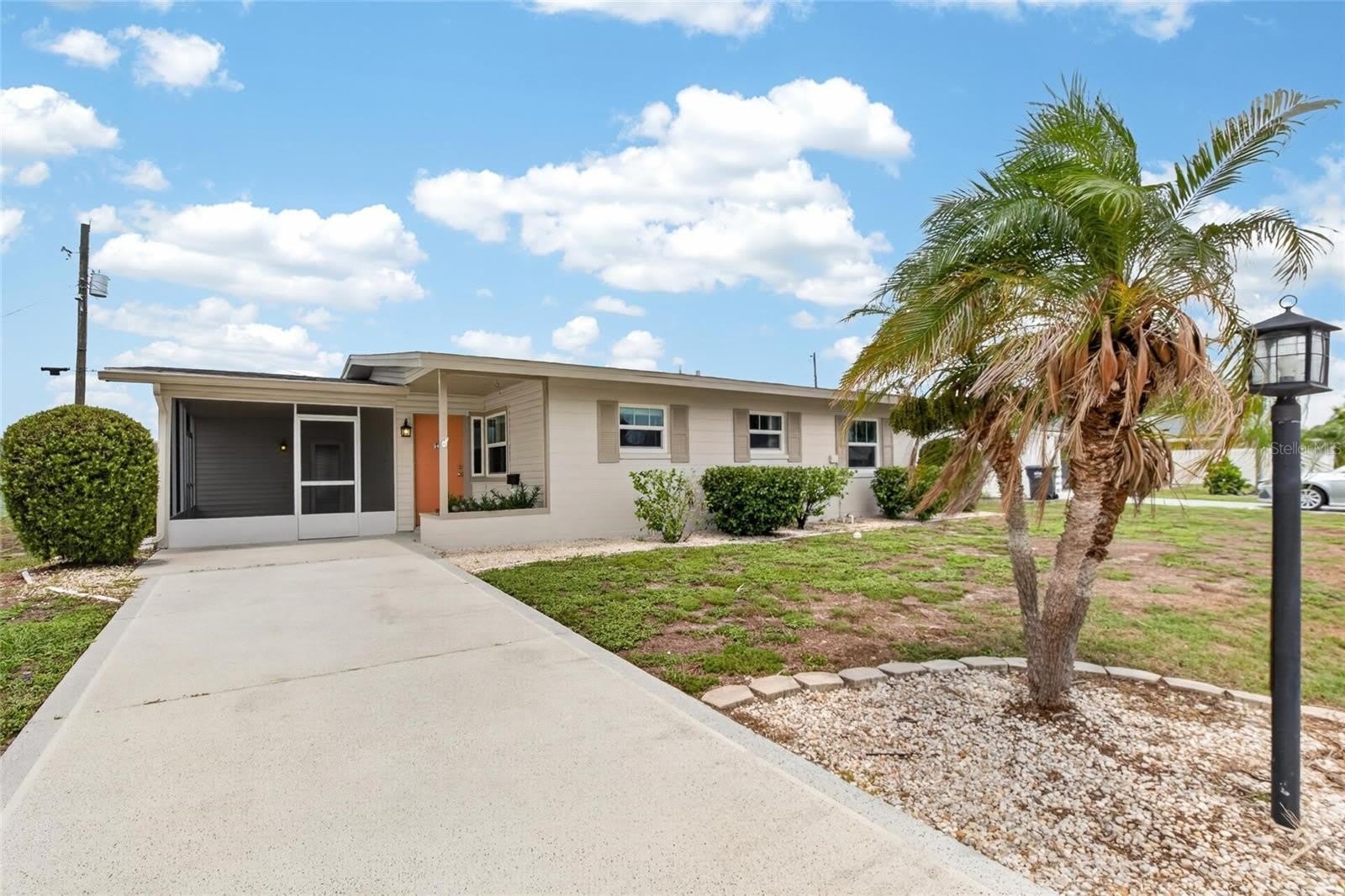 705 THUNDERBIRD Avenue – photo 1