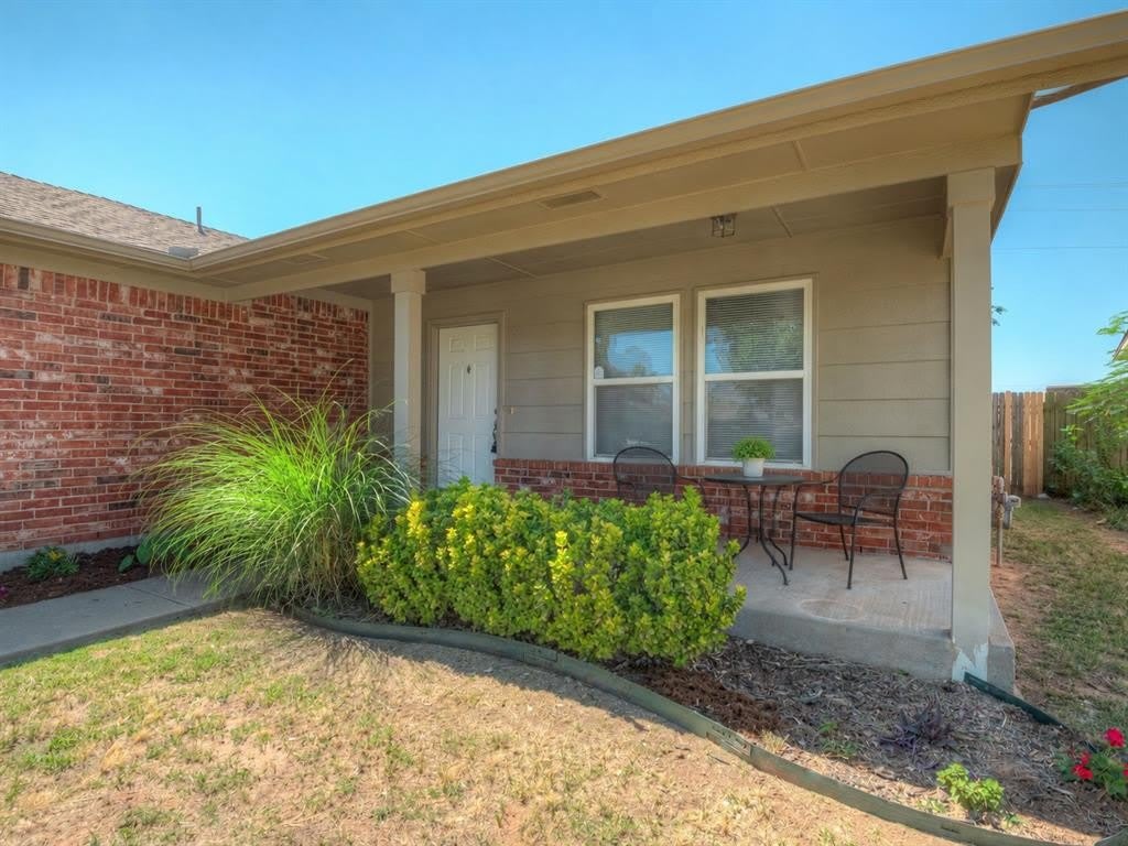 9728 SW 27th Street – photo 4