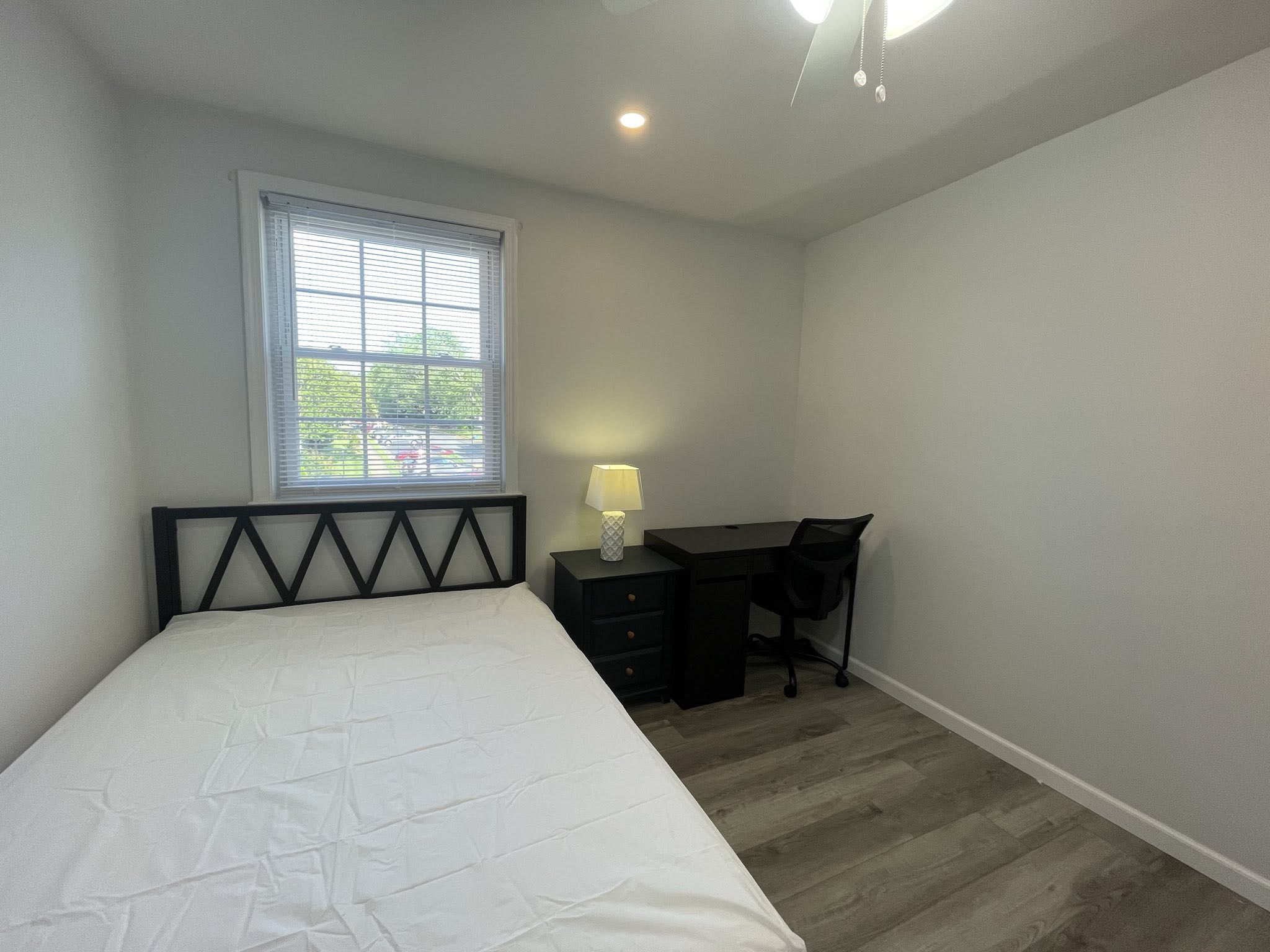 4199 University Dr – photo 2
