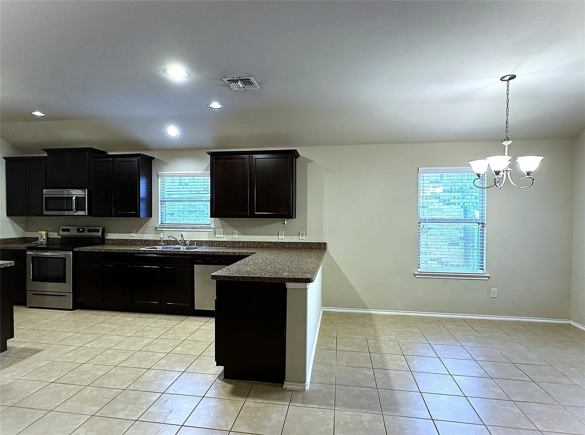 929 Hazels Way – photo 3