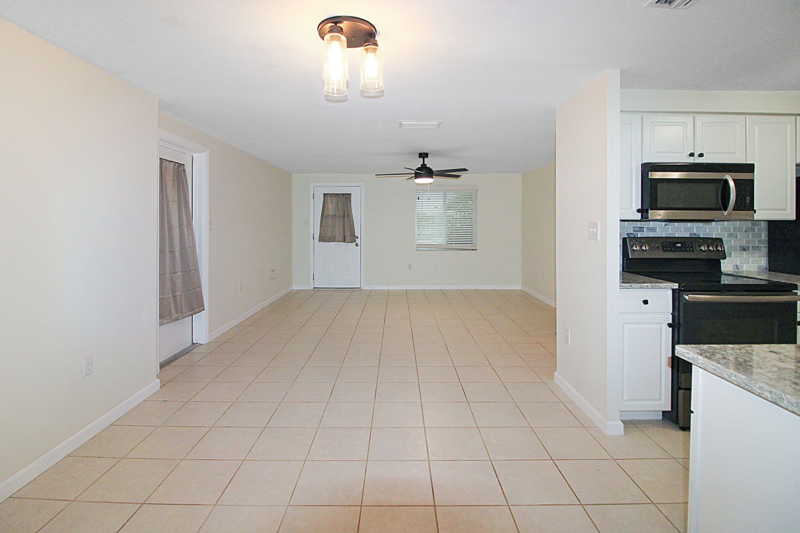 Circlewood Annual Condo For Rent – photo 3