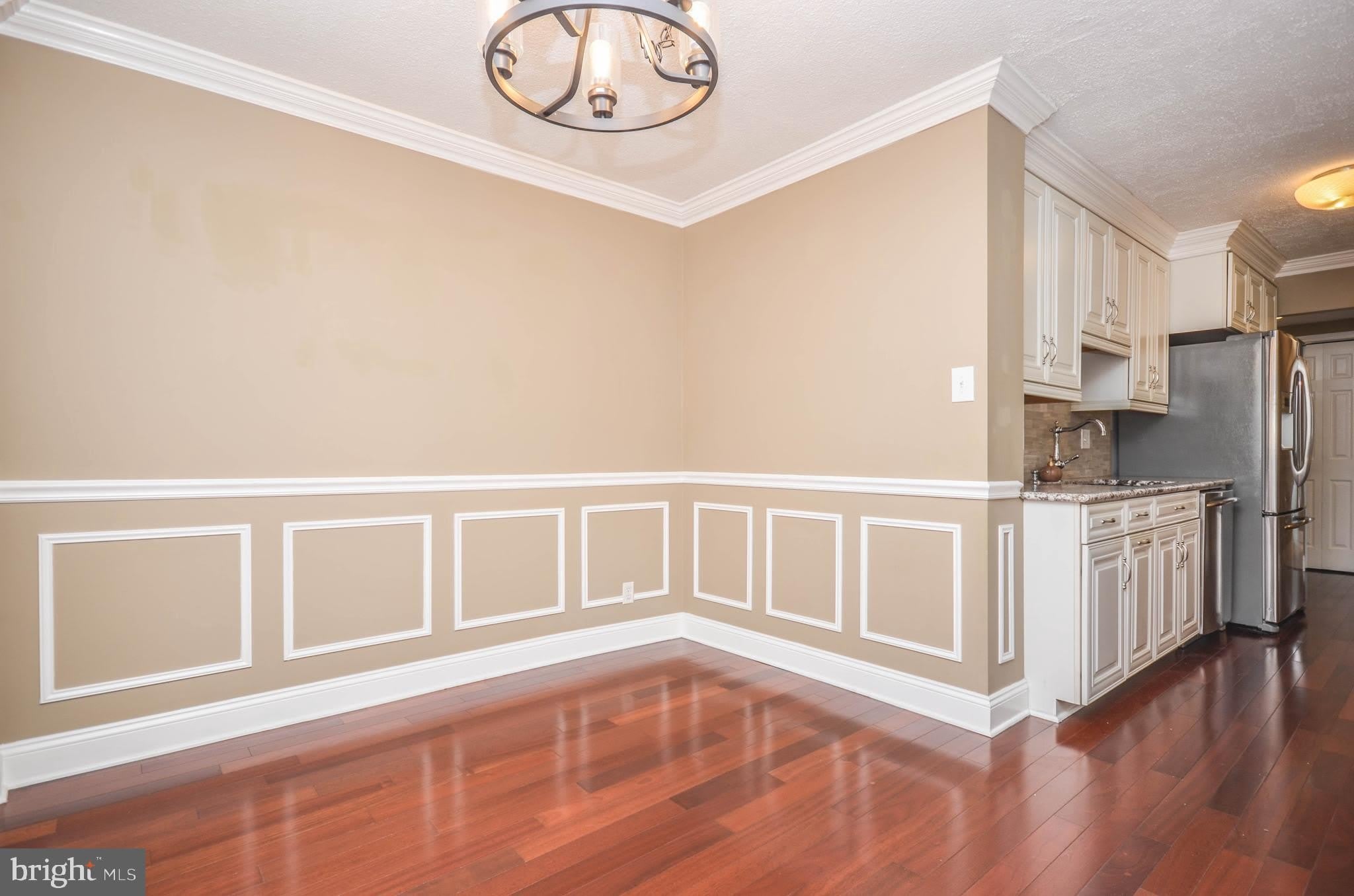 1401 N RHODES Street – photo 5