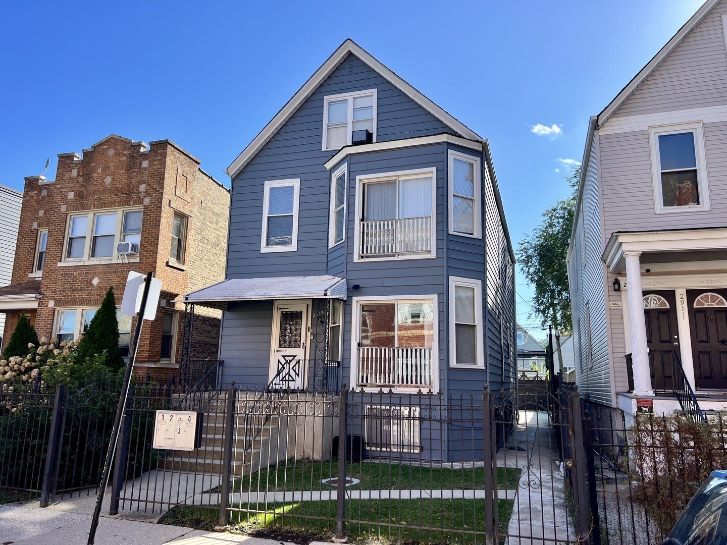 2915 N Lawndale Avenue – photo 1