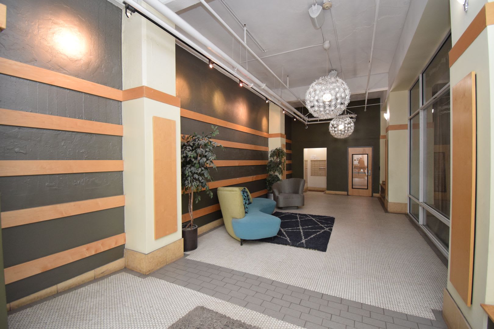 Downtown 2 Bed 1 Bath Loft Condo!!! – photo 3