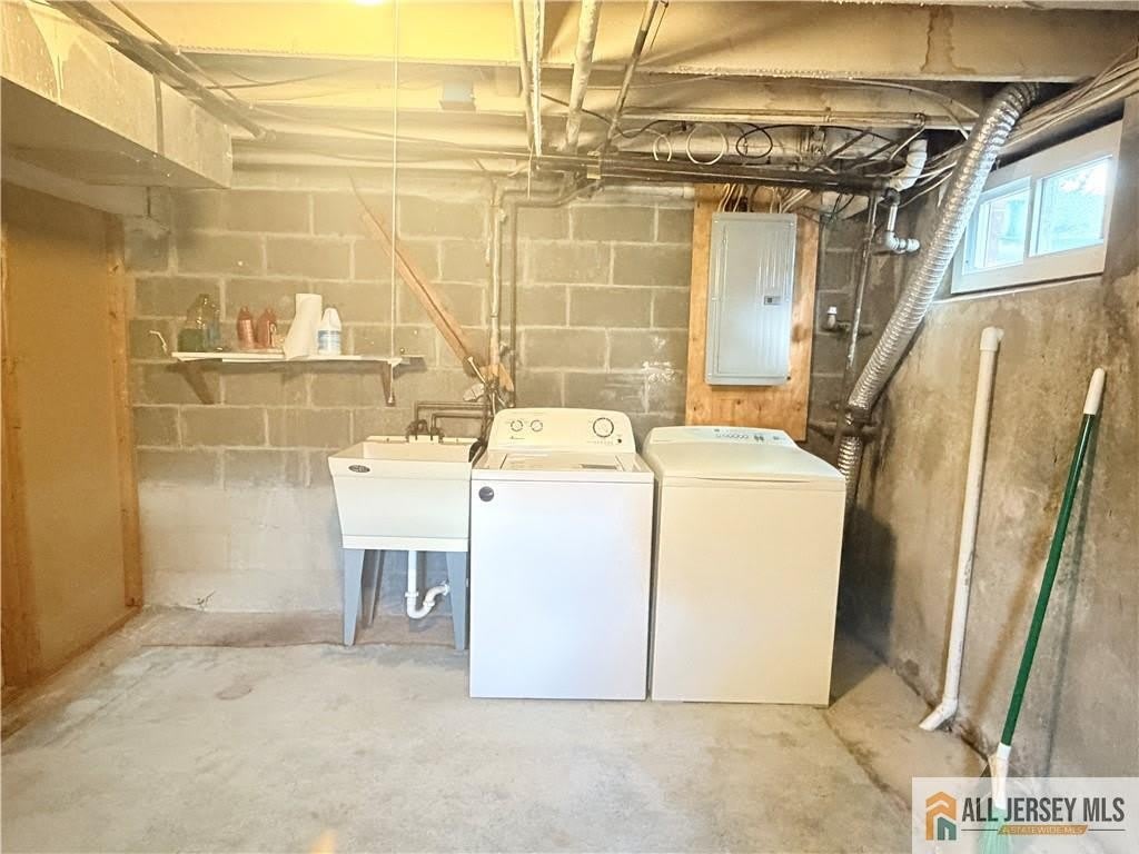 182 Newman Street – photo 4