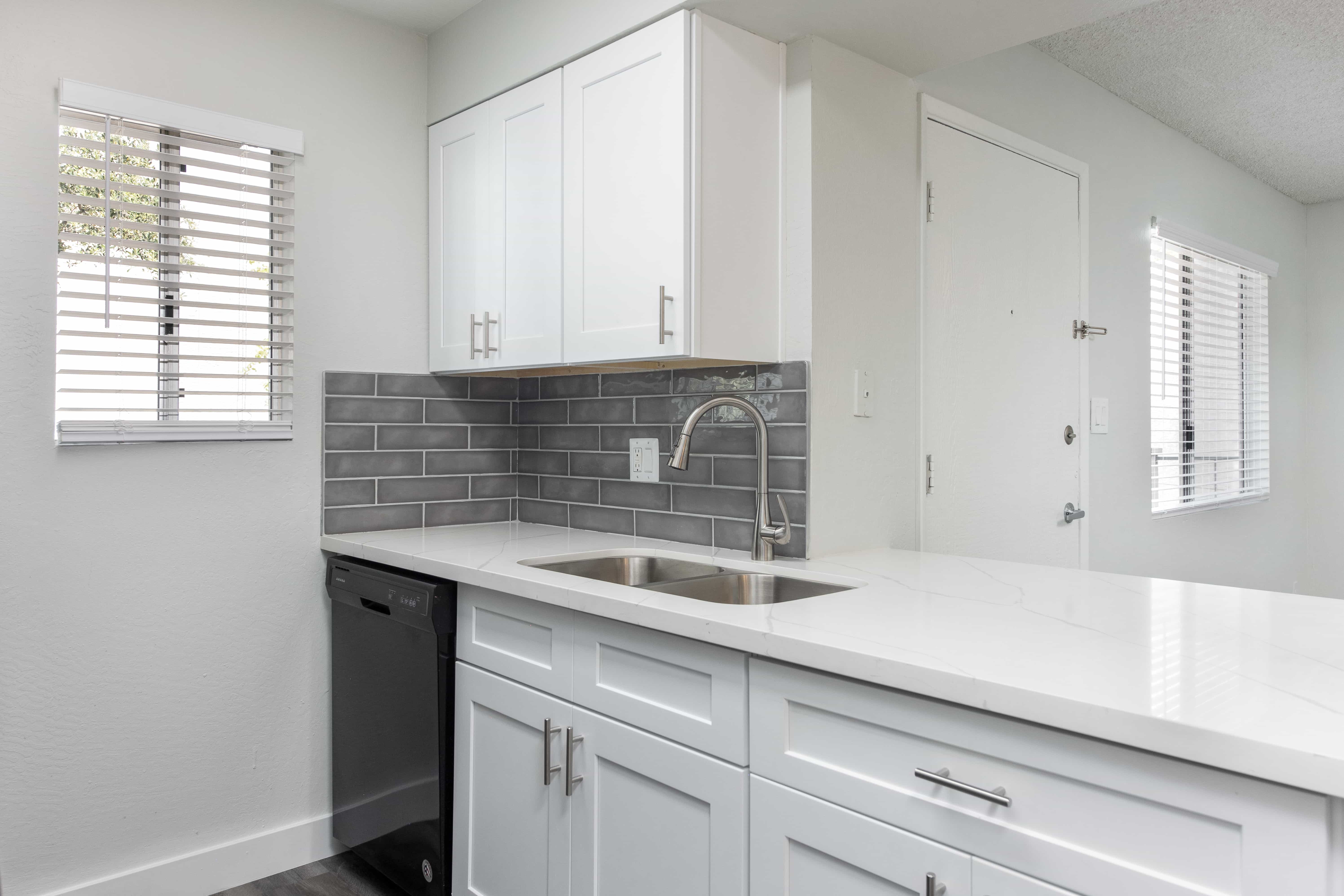 Camelback Cove Apartments – photo 4