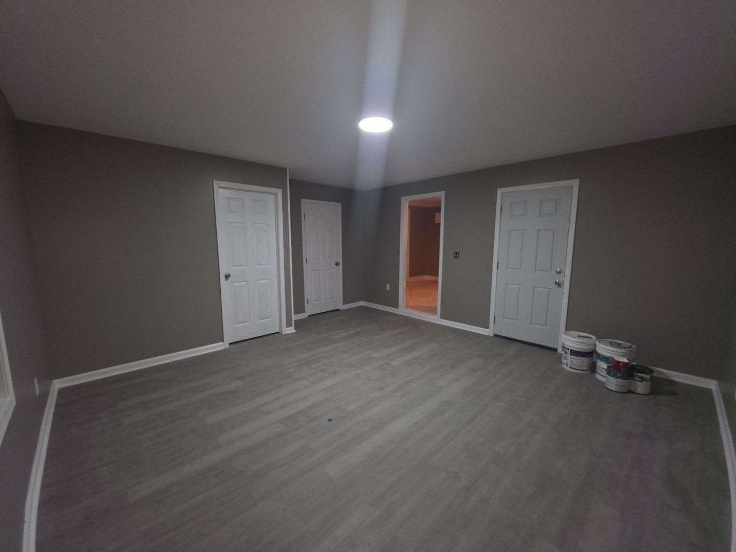 Spacious 3 Bedroom 2 Bath House Unfurnished – photo 5