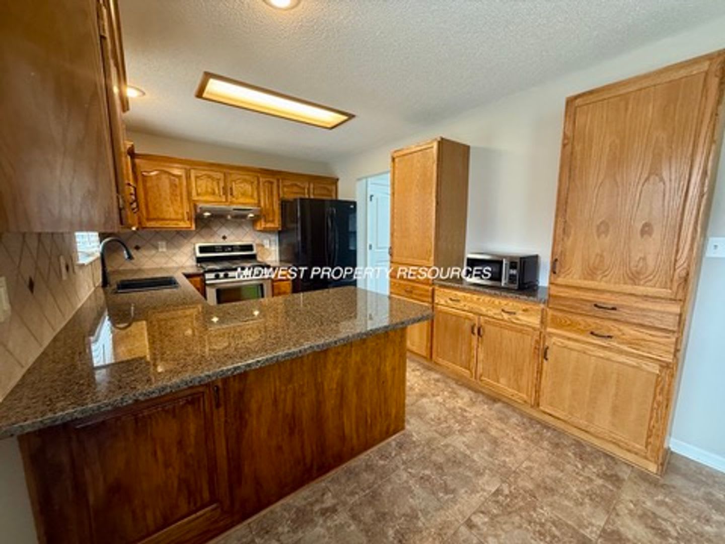 Spacious 3 Bed 2 5 Bath Home With Finished Basement Fenced Yard – photo 2