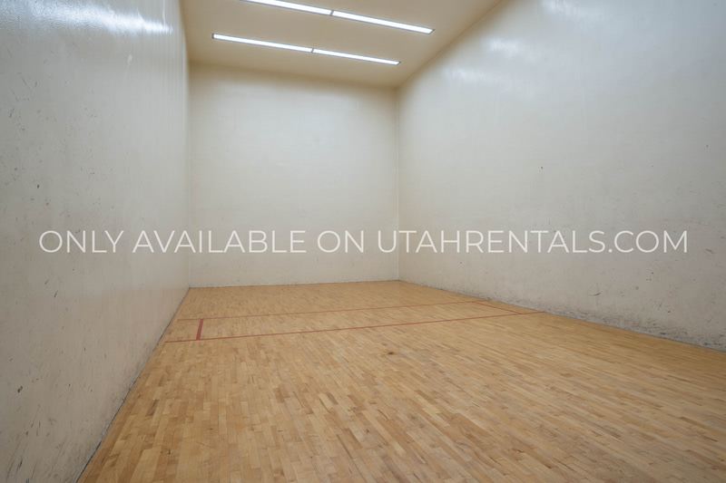 1671 Hickory Ln – photo 5