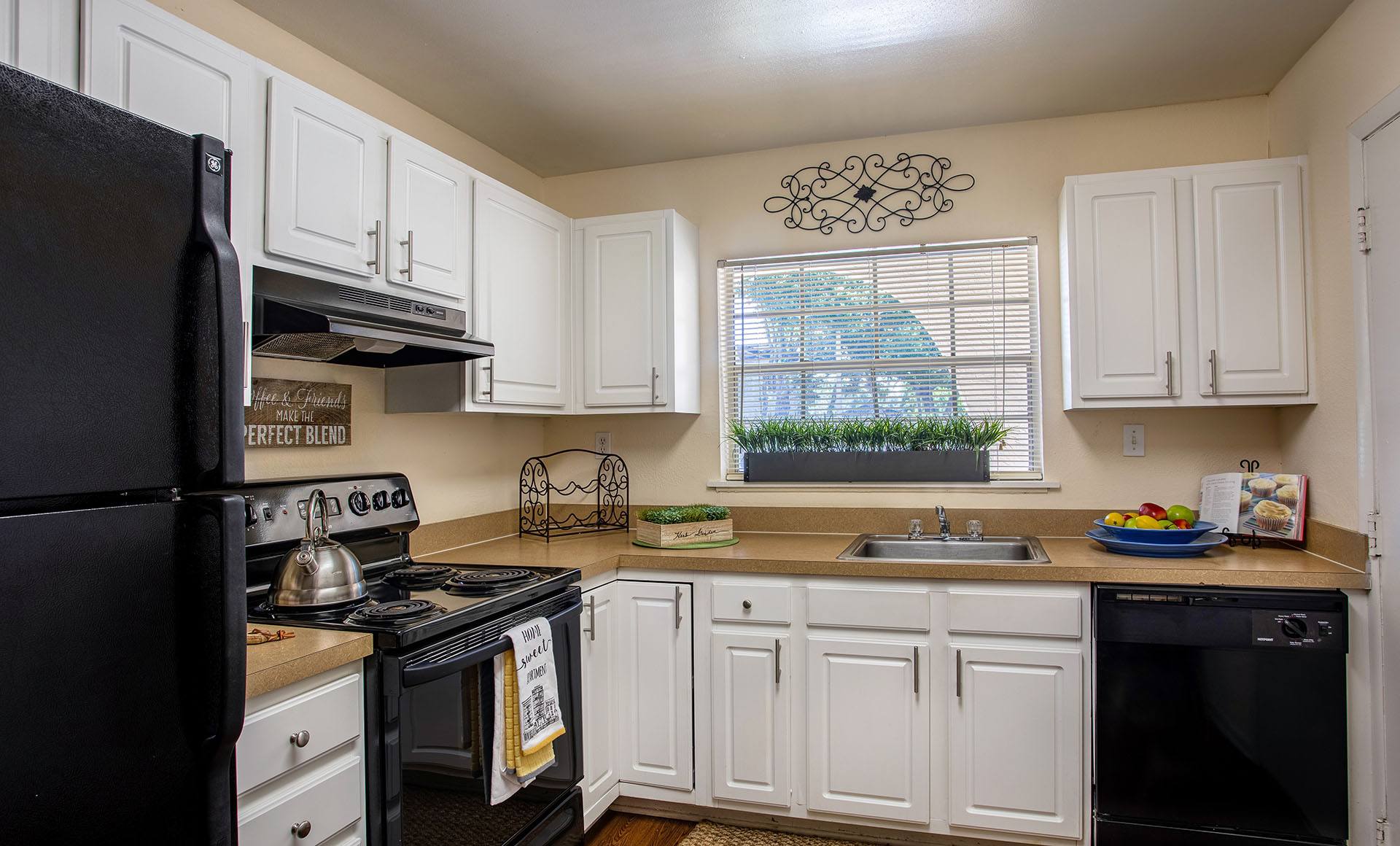 The Legacy Apartments – photo 2