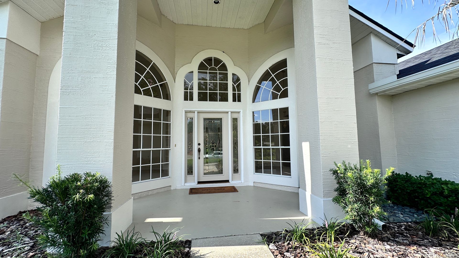 4 Bed, 2 Bath – photo 2