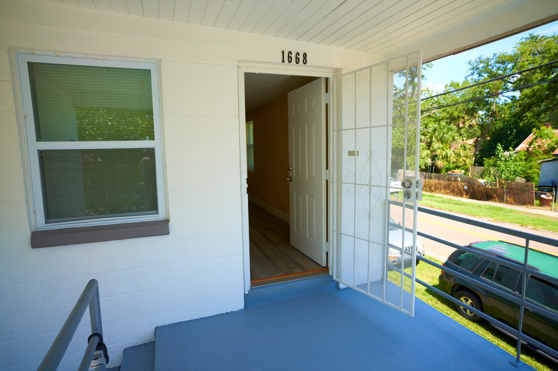 1666 Myrtle Avenue North – photo 4
