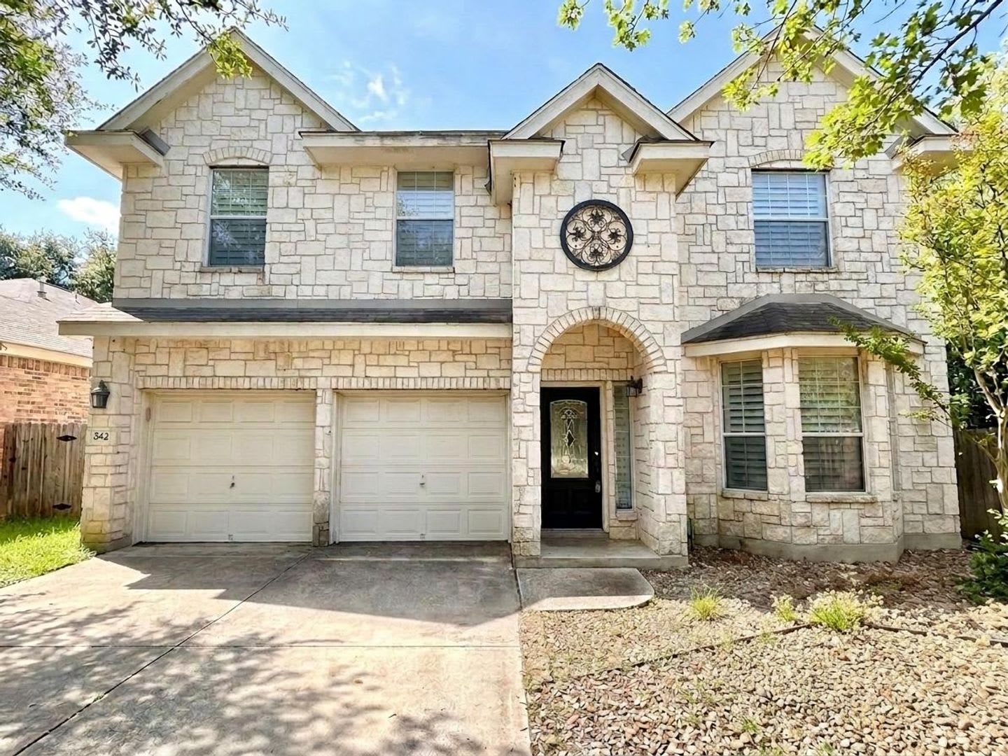 *MOVE IN SPECIAL* Gorgeous Four Bedroom home w/ Community POOL!! – photo 1
