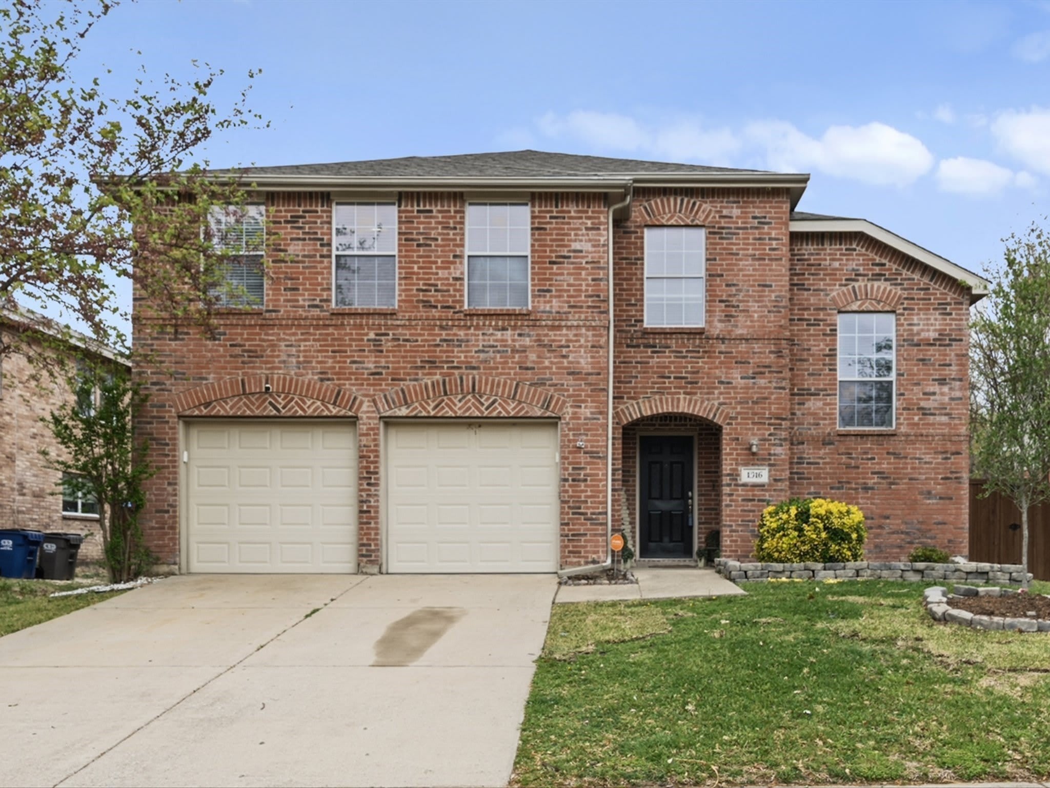 1316 Hunter Lane – photo 2