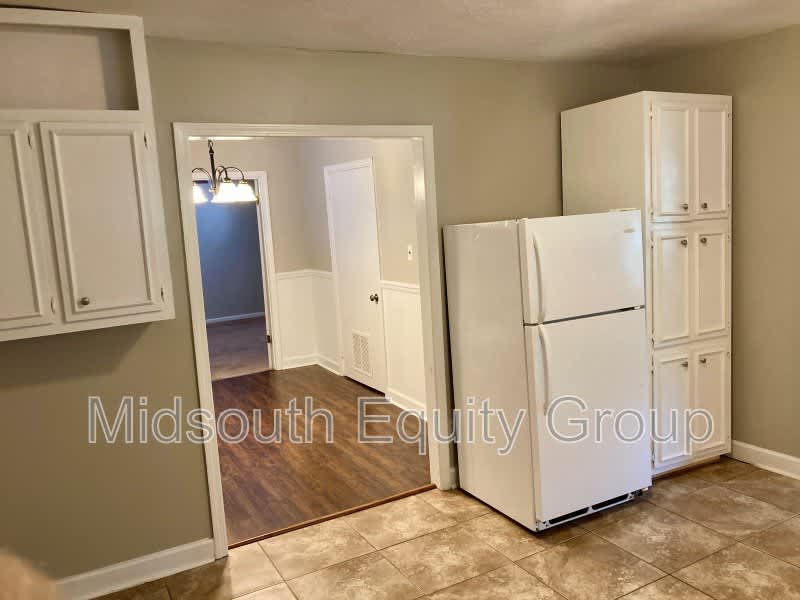 54 Monroe Ave – photo 3