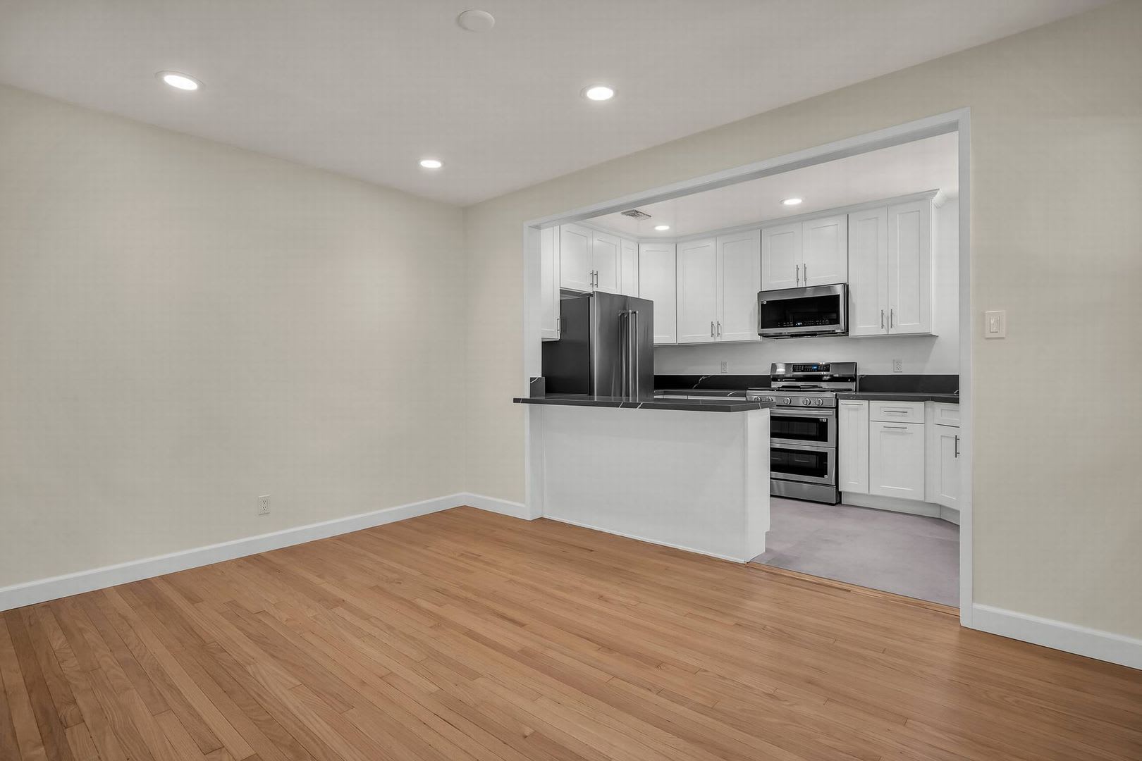 Stunning remodeled home in Silverlake!! – photo 5