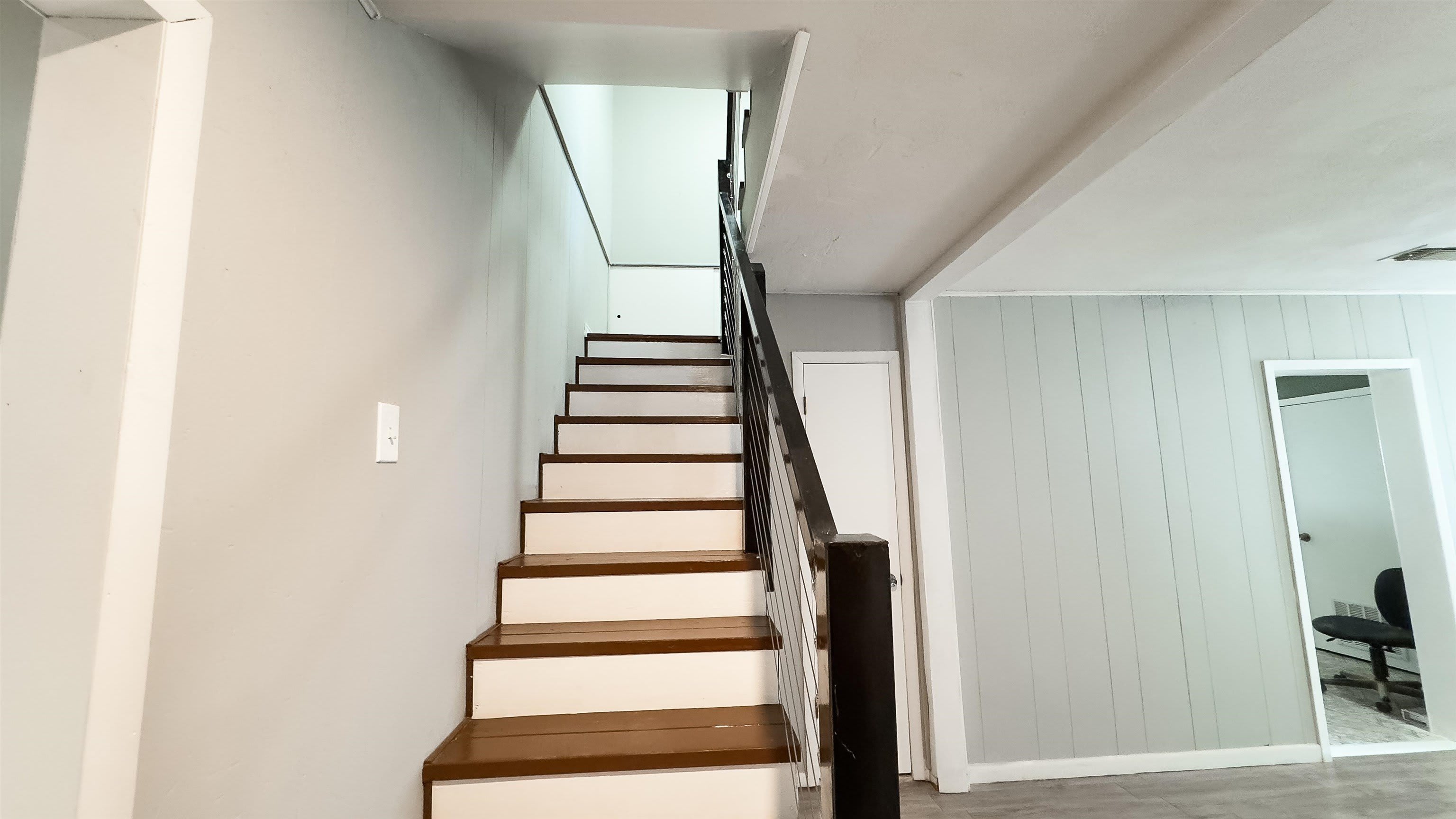 212 Ave L – photo 3
