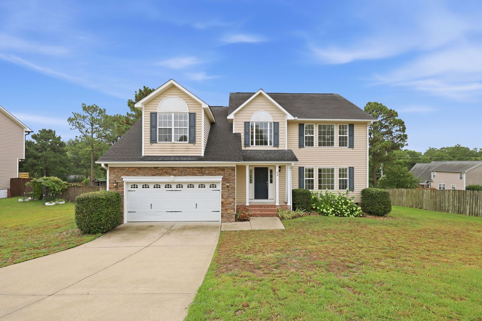 Rent Price Just Reduced. Primary Suite Located on the First Floor. – photo 1