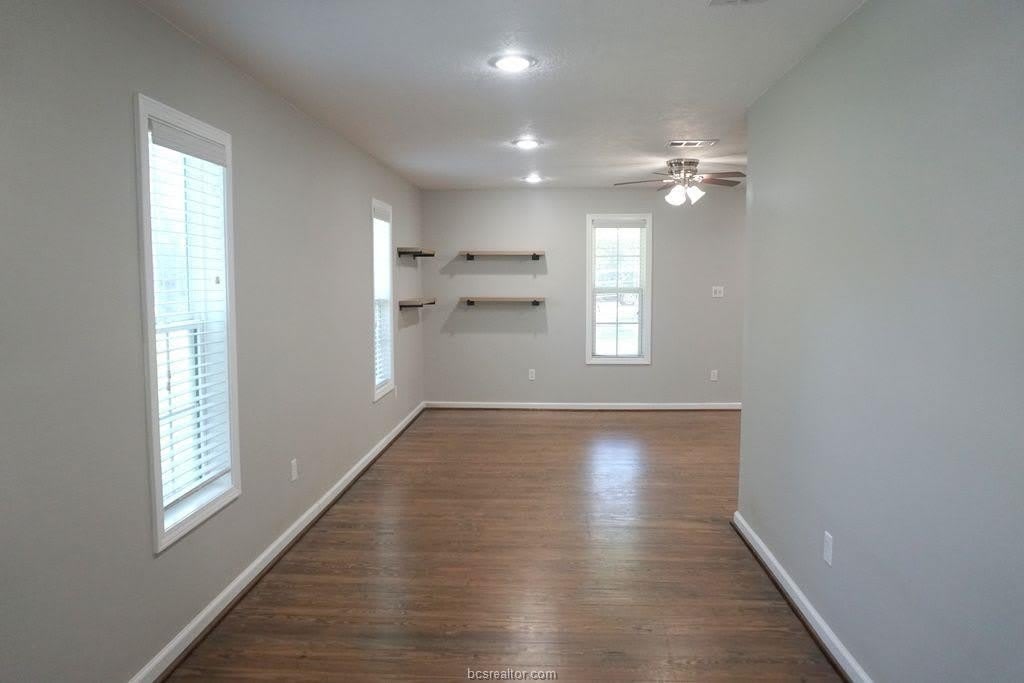 2329 N Berlin – photo 5