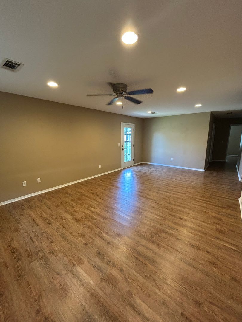 807 S 3rd St – photo 2