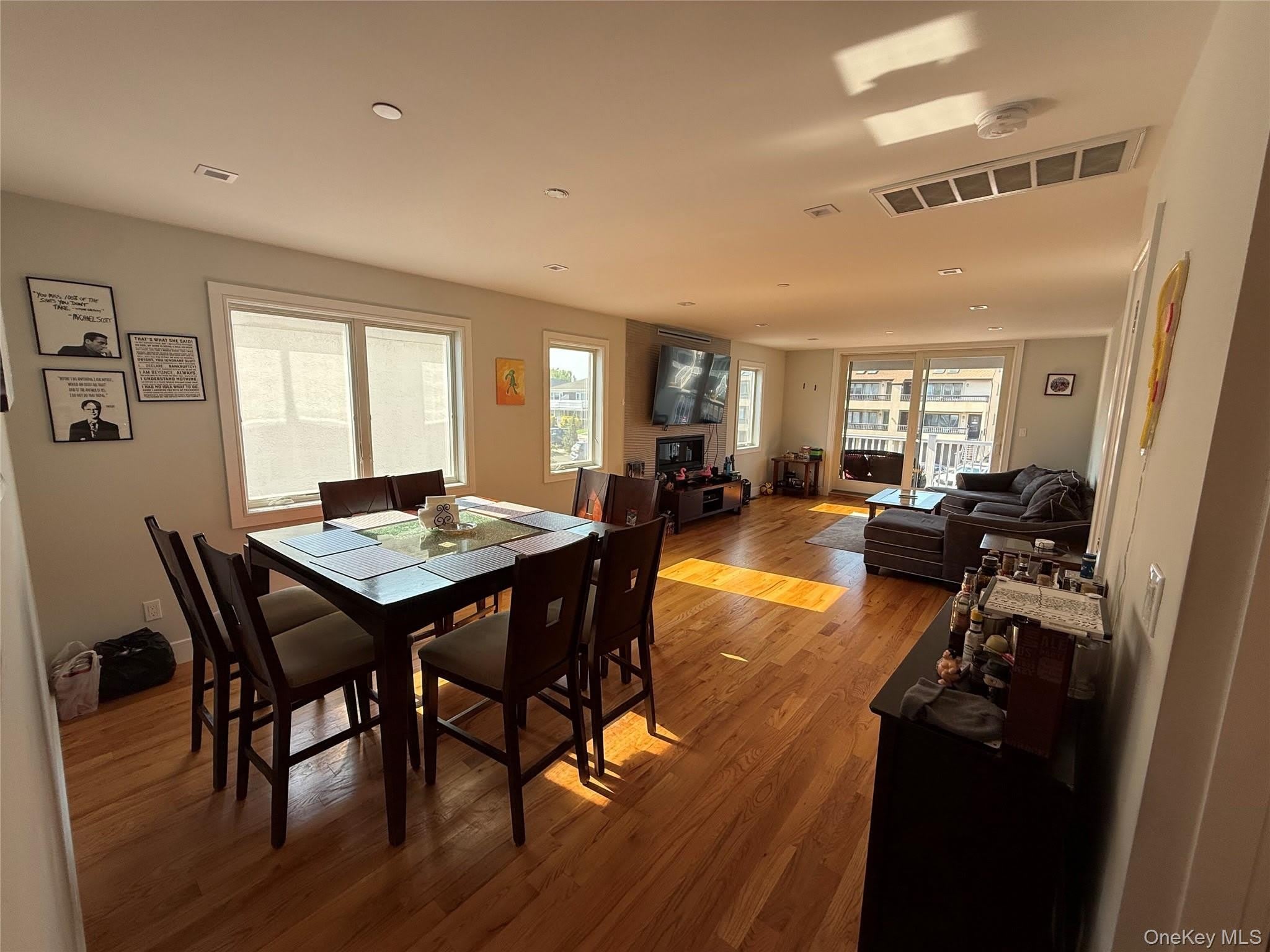 648 E Broadway – photo 4