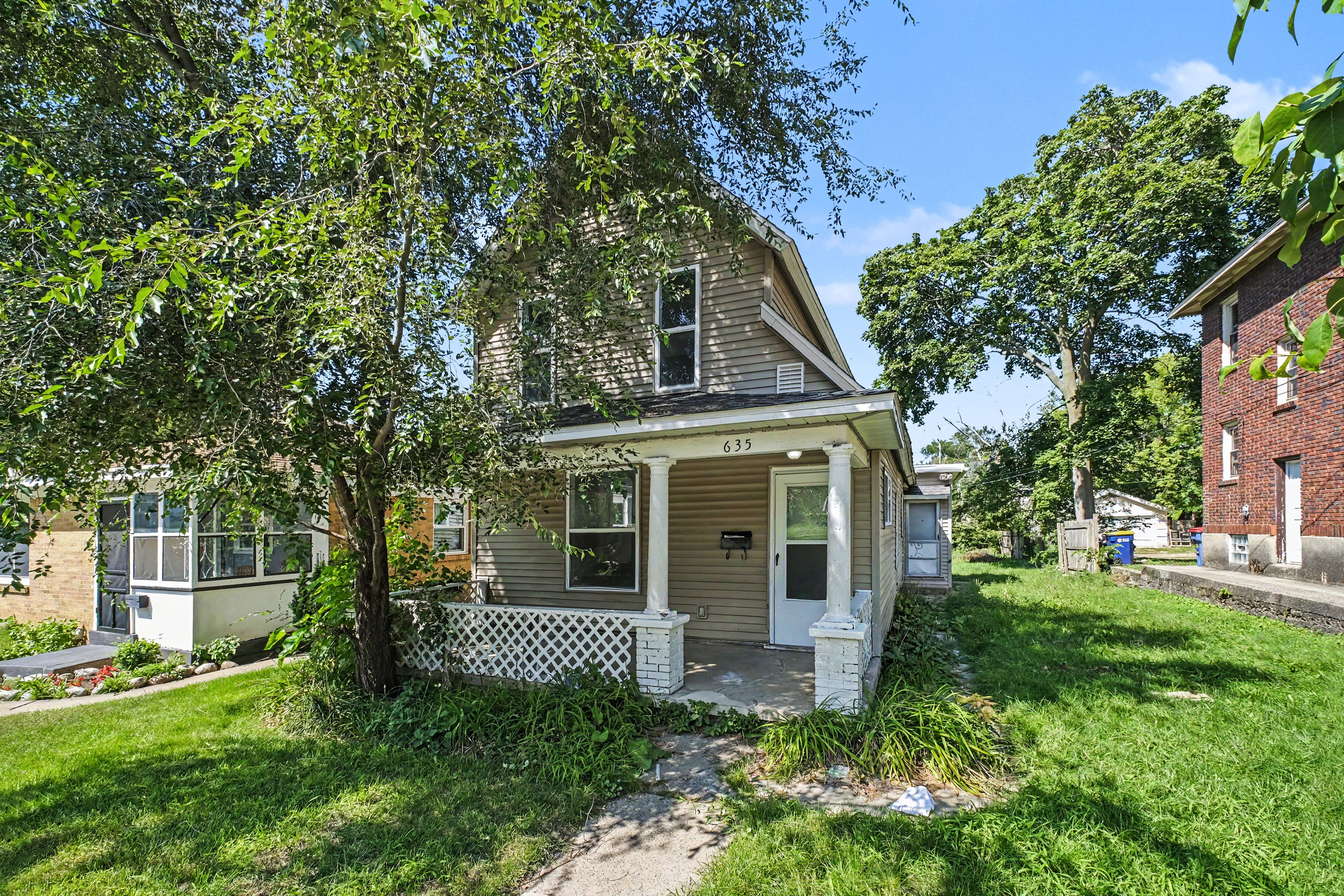 635 Worden St SE – photo 1