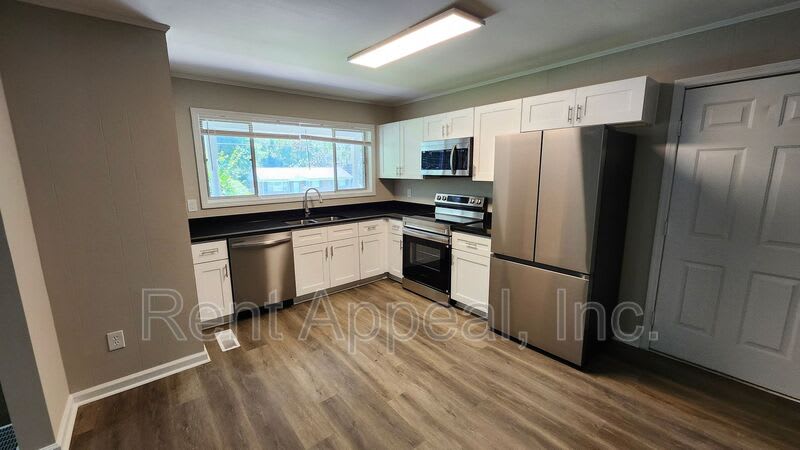 1664 Barrett Dr Nw – photo 2