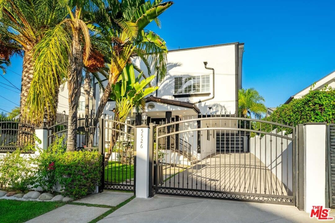 5526 Sylvia Ave – photo 2