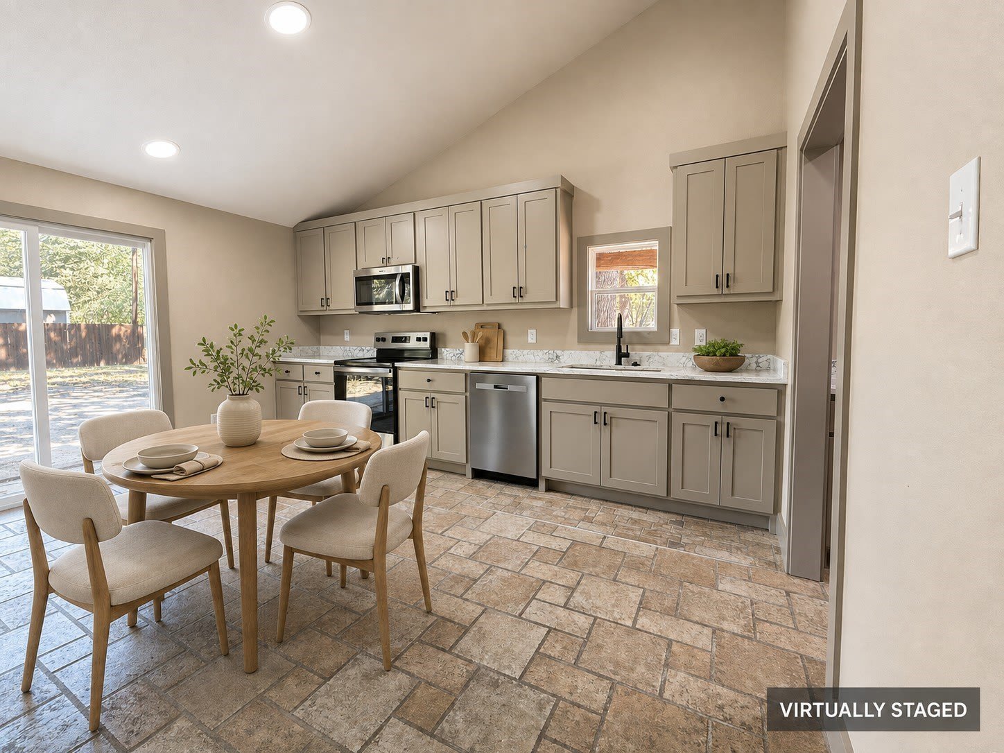 155 Barcelona Street – photo 4