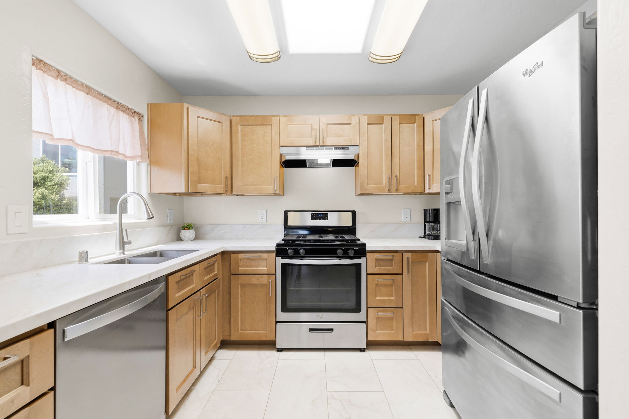 1668 Missouri St – photo 4