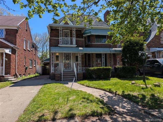 17530 Roselawn Street – photo 1