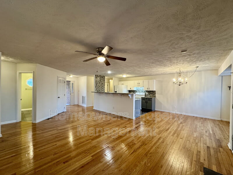 115 Zane Dr – photo 4