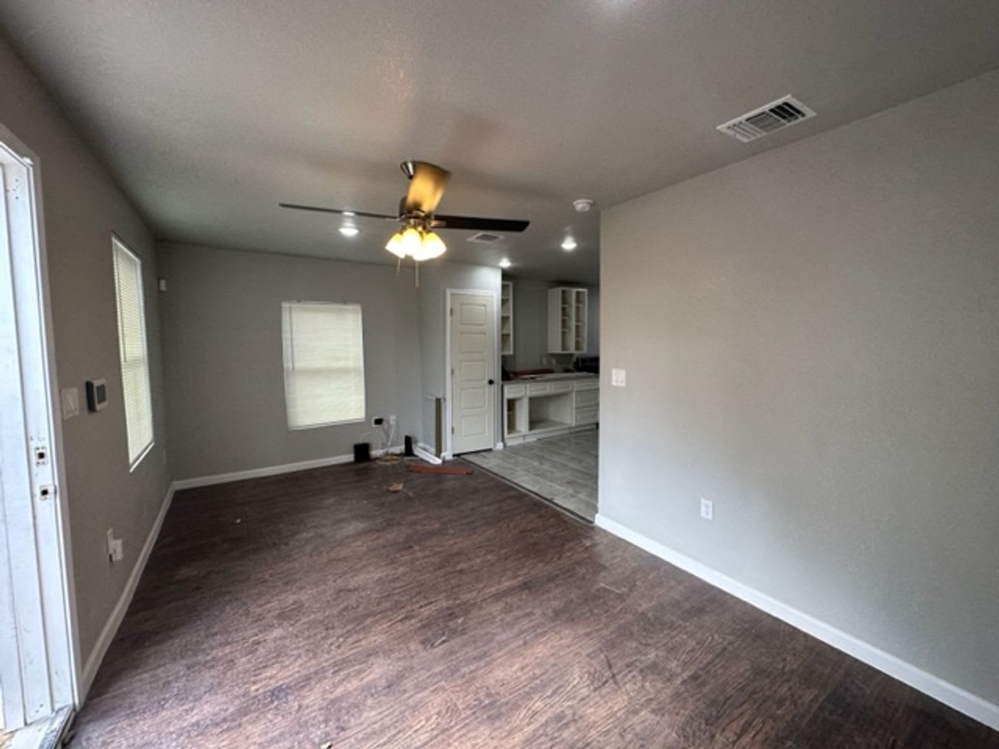 Coming soon..... Beautiful 3 bedroom 2 bath – photo 3