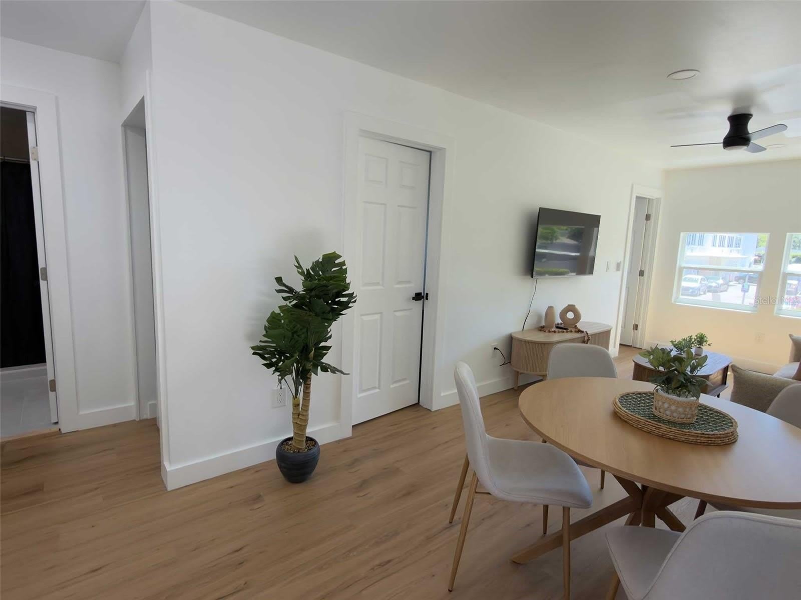 612 N HAMPTON Avenue – photo 3