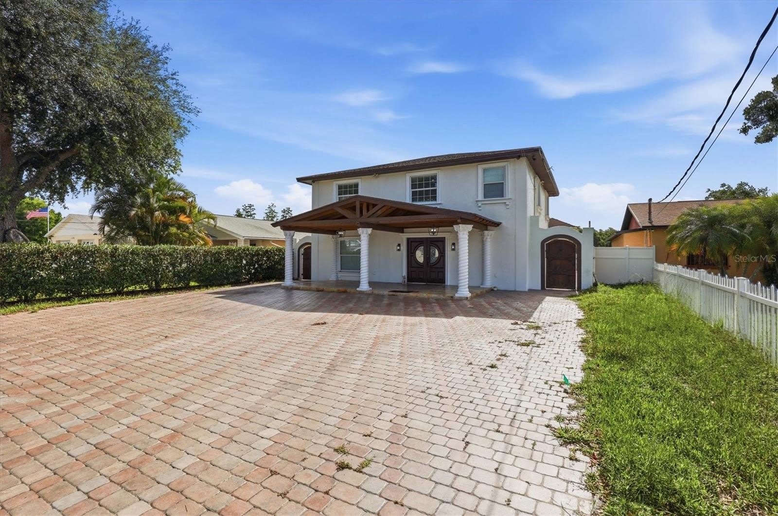 6611 N HALE Avenue – photo 1