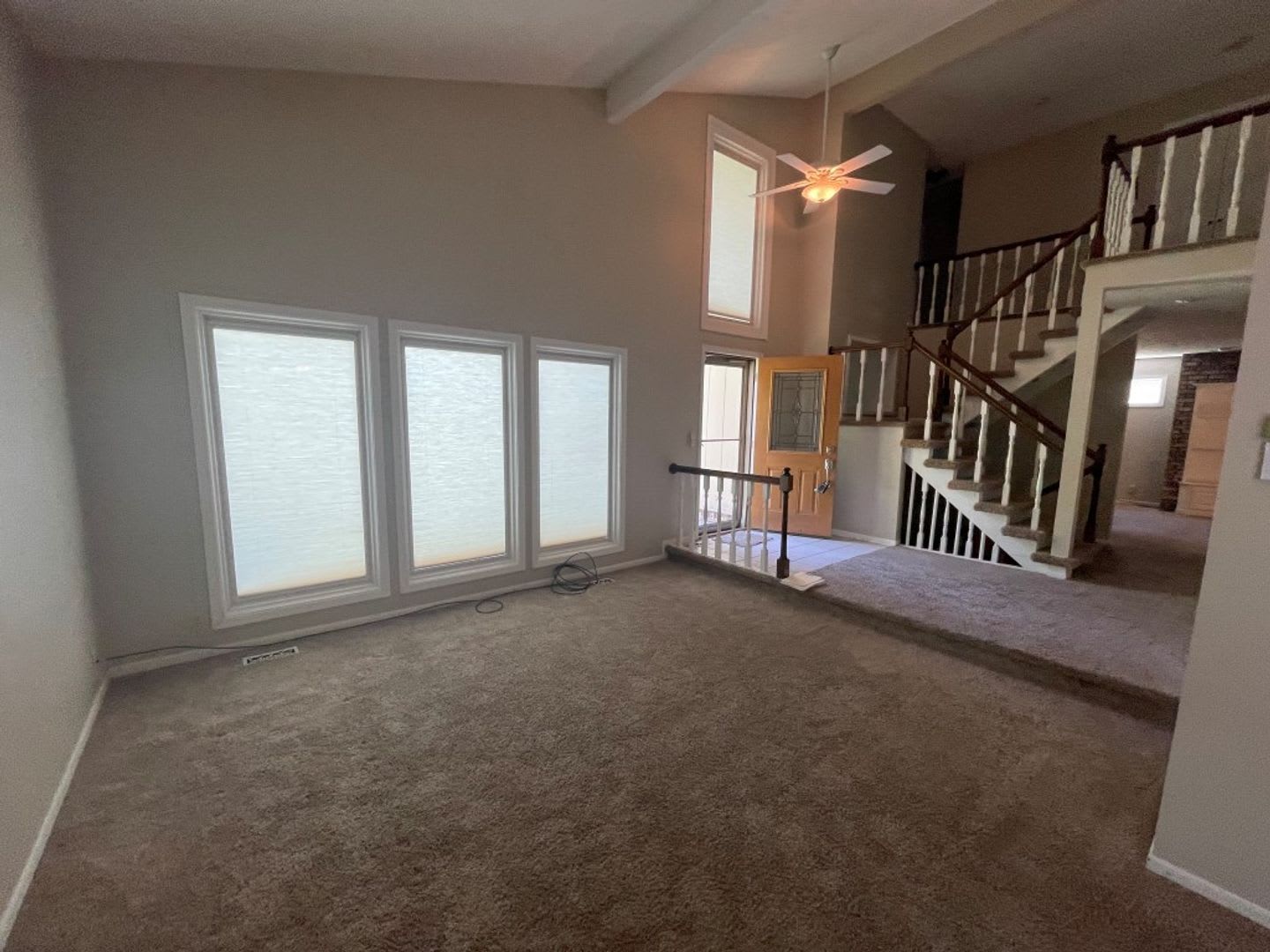 Large Home in Bellevue for Rent – photo 3
