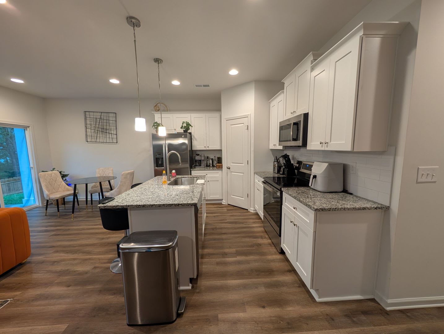 Room in 3 Bedroom Home at Sullins Rd – photo 3