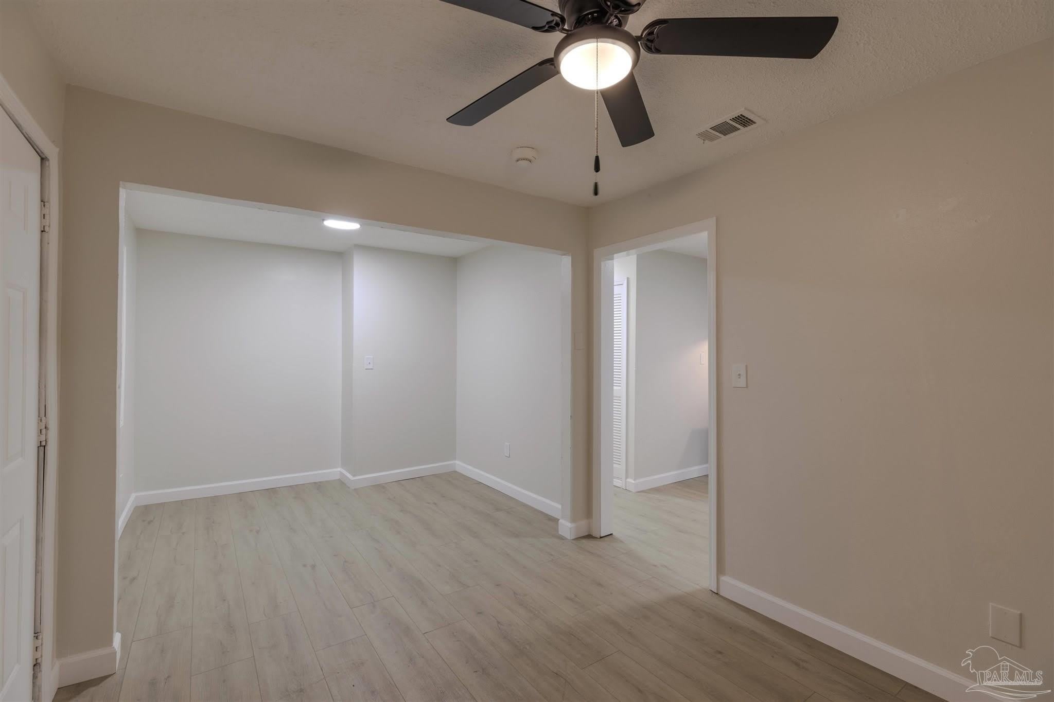 825 Booker Ave – photo 3